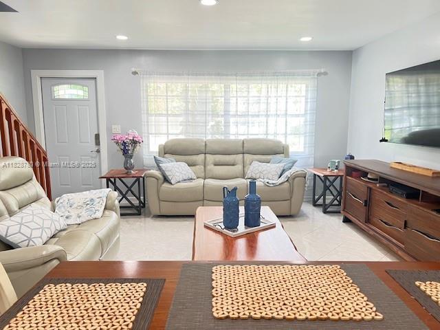 905 NW 107th Ave, Pembroke Pines, FL 33026 - living room with recessed lighting