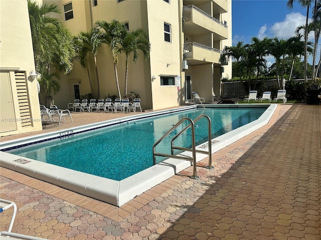900 NE 18th Ave Unit 304, Fort Lauderdale, FL 33304 - community pool with a patio