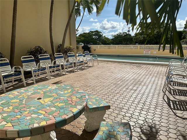 900 NE 18th Ave Unit 304, Fort Lauderdale, FL 33304 - view of pool