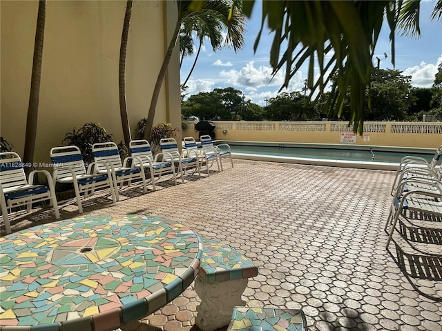 900 NE 18th Ave Unit 304, Fort Lauderdale, FL 33304 - view of pool