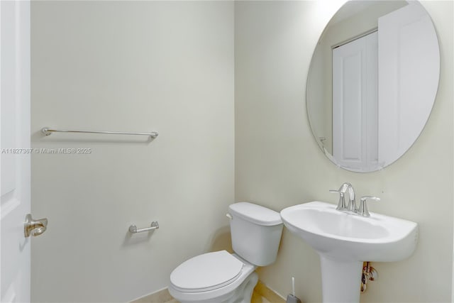1601 SW 113th Ave, Pembroke Pines, FL 33025 - half bathroom with toilet