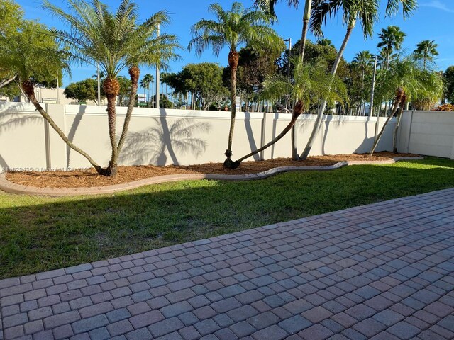 5521 SW 158th Ct, Miami, FL 33185 - view of patio / terrace