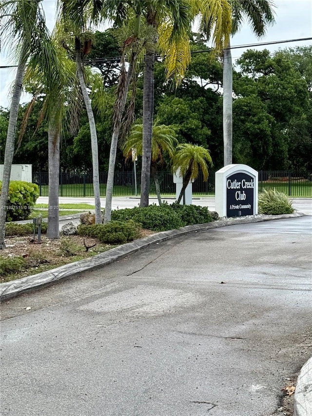 10381 SW 205th Ter, Cutler Bay, FL 33189 - photo 4
