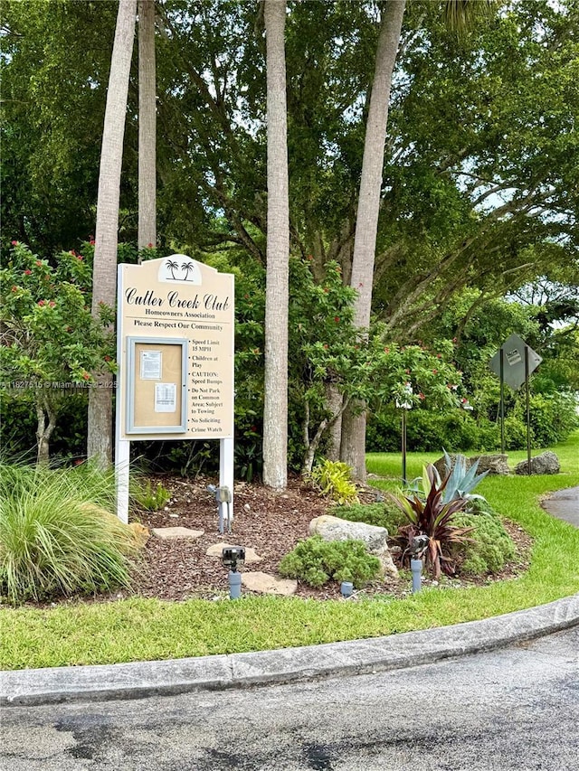 10381 SW 205th Ter, Cutler Bay, FL 33189 - photo 5