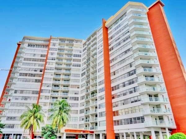 1301 NE Miami Gardens Dr Unit 801W, Miami, FL 33179 - photo 2