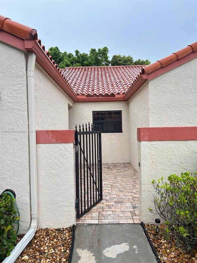 126 Centennial Ct, Deerfield Beach, FL 33442 - view of gate