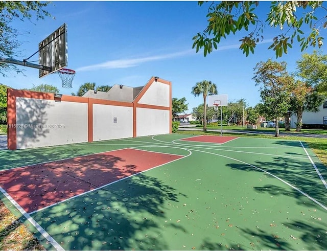 126 Centennial Ct, Deerfield Beach, FL 33442 - view of basketball court with community basketball court