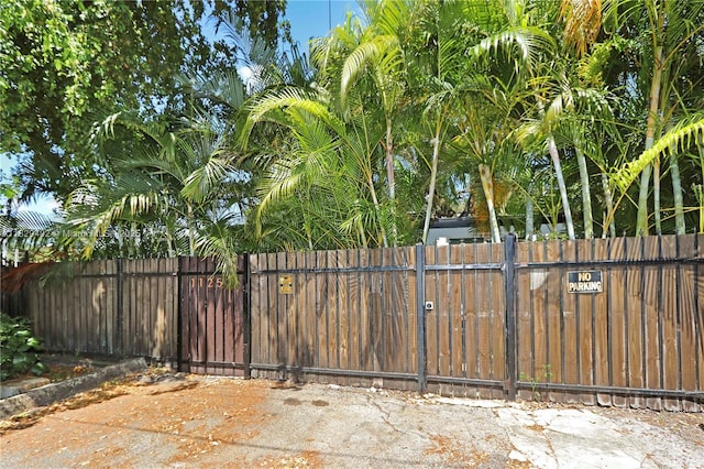 1125 SW 15th Ter, Fort Lauderdale, FL 33312 - photo 2
