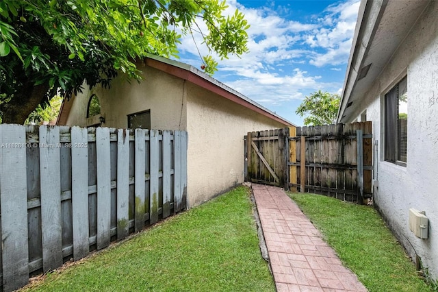 620 Laurel Way N, Lauderdale, FL 33068 - photo 30