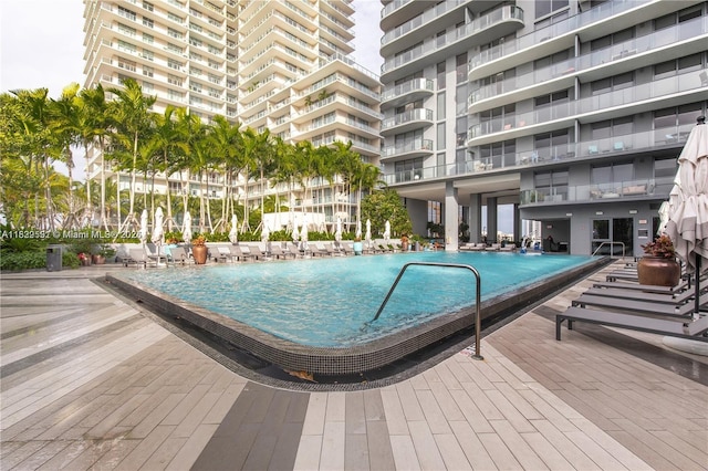 121 NE 34th St Unit 1009, Miami, FL 33137 - view of community pool