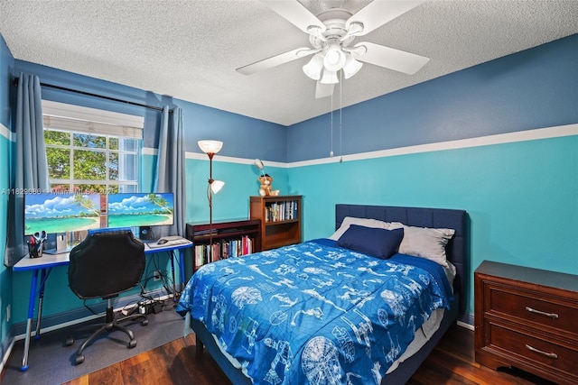 960 NW 185th Ave, Pembroke Pines, FL 33029 - bedroom with wood finished floors, a textured ceiling, ceiling fan, and a desk