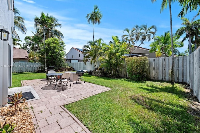 960 NW 185th Ave, Pembroke Pines, FL 33029 - fenced backyard with a patio