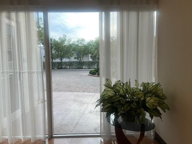 2775 NE 187th St Unit 202, Aventura, FL 33180 - view of doorway
