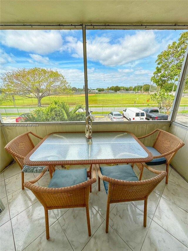 17001 NE 13th Ave Unit 202, Miami, FL 33162 - view of sunroom