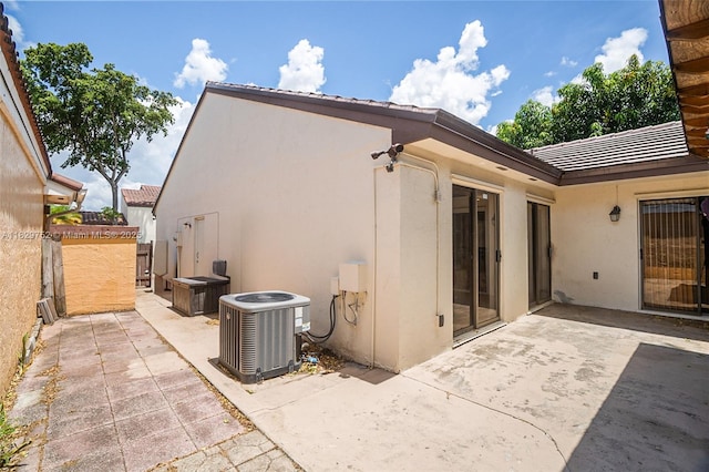 17625 NW 62nd Ct, Hialeah, FL 33015 - view of patio / terrace