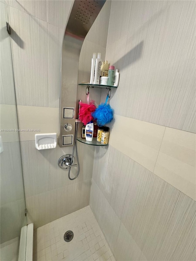13261 SW 17th Ln, Miami, FL 33175 - full bathroom featuring a tile shower