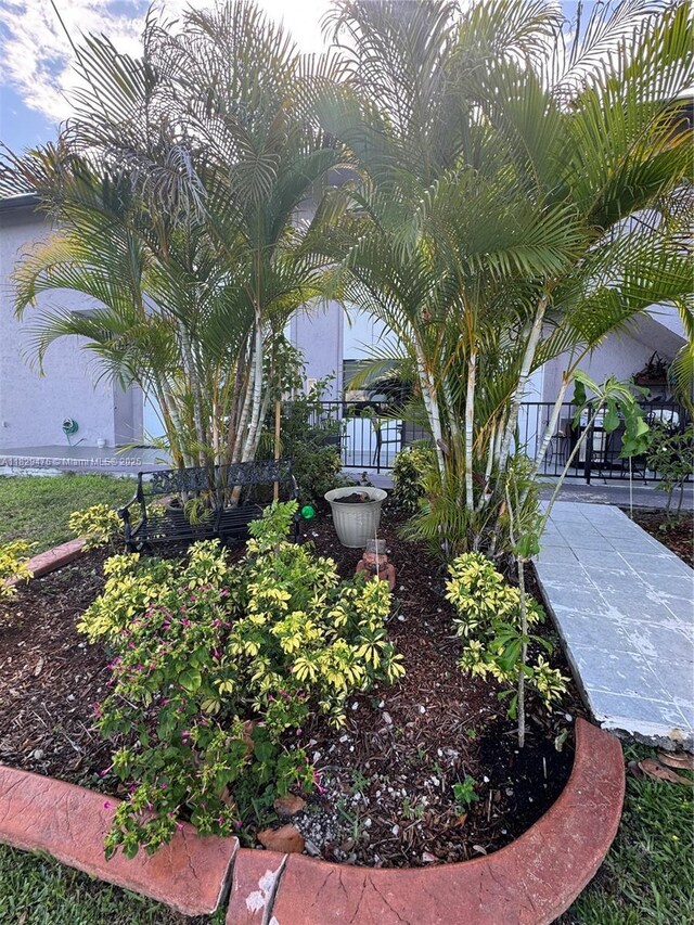 13261 SW 17th Ln, Miami, FL 33175 - view of yard
