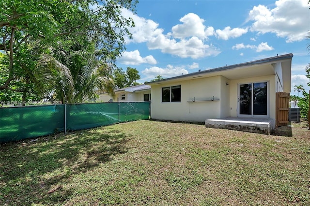 9241 SW 204th Ter, Cutler Bay, FL 33189 - rear view of house featuring stucco siding