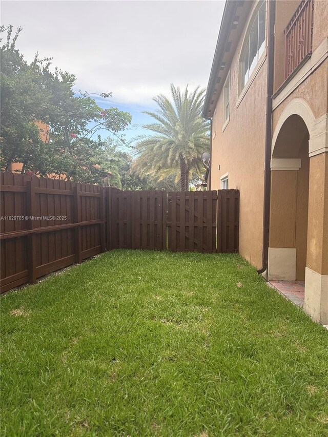15445 SW 26th Ter, Miami, FL 33185 - view of yard