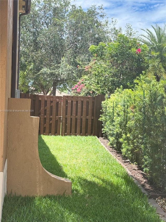 15445 SW 26th Ter, Miami, FL 33185 - view of yard