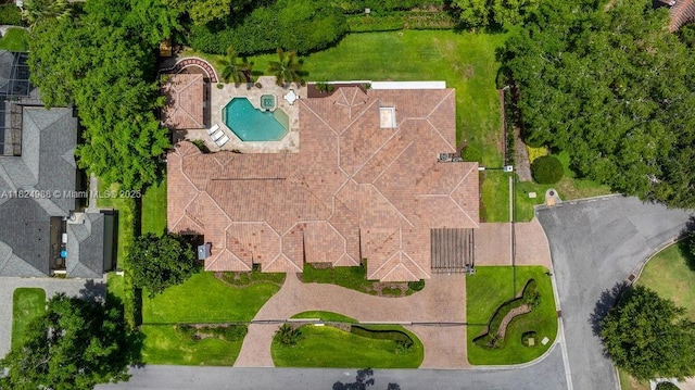 2211 Azalea Pl, Winter Park, FL 32789 - drone / aerial view of a pool area