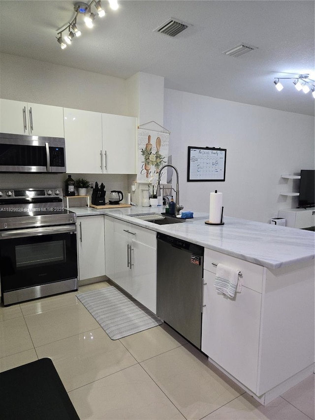 8216 W Santa Monica Ave, Tamarac, FL 33321 - photo 2