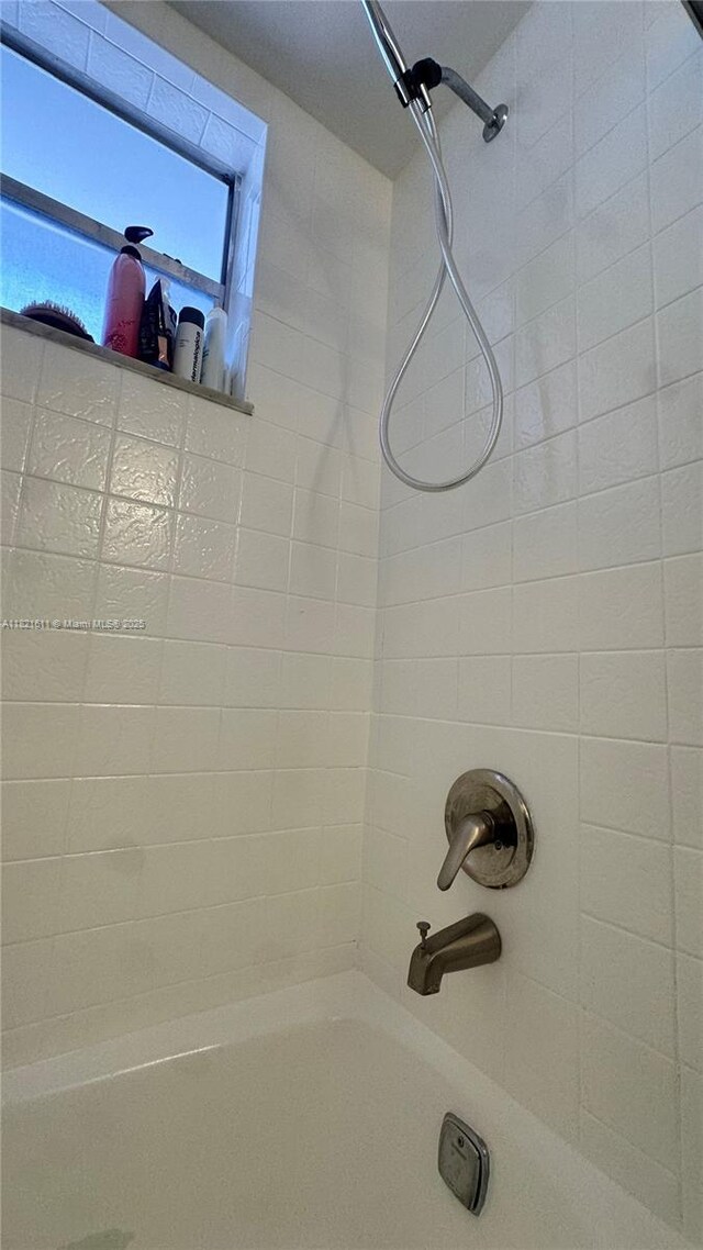 447 NE 195th St Unit 115, Miami, FL 33179 - photo 8