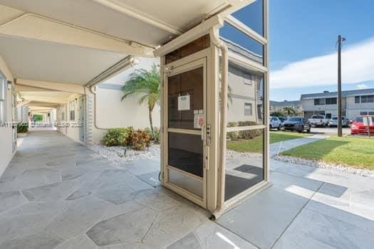473 Brittany J 473, Delray Beach, FL 33446 - photo 10