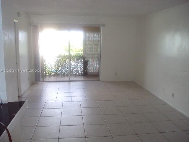 Listing photo 3 - caption unavailable
