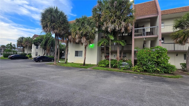 7500 NW 17th St Unit 101, Plantation, FL 33313 - view of property with uncovered parking