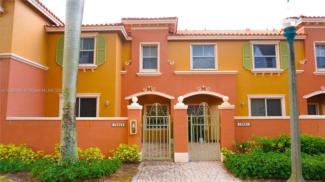 10653 SW 8th St Unit 2407, Pembroke Pines, FL 33025 - photo 2