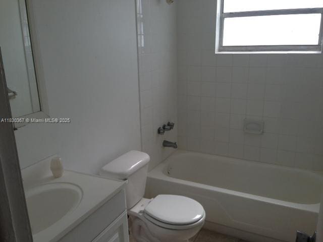 2008 Jackson St Unit D2, Hollywood, FL 33020 - photo 4