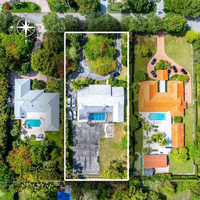 6420 SW 114th St, Pinecrest, FL 33156 - aerial view of property's location featuring a pool and property parcel outlined