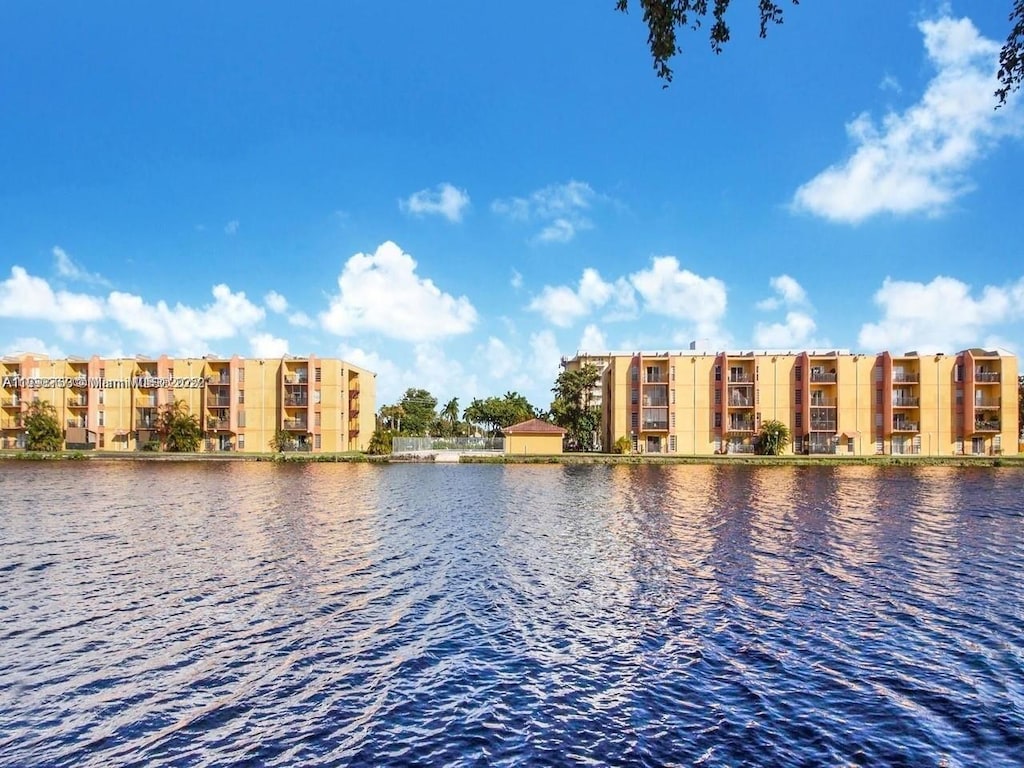 4717 NW 7th St Unit 304-10, Miami, FL 33126 - photo 1