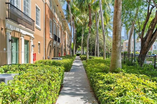 2811 NE 185th St Unit 804, Aventura, FL 33180 - photo 2
