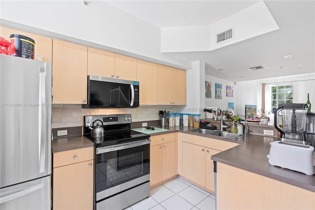 2811 NE 185th St Unit 804, Aventura, FL 33180 - photo 12