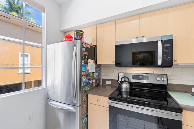 2811 NE 185th St Unit 804, Aventura, FL 33180 - photo 13