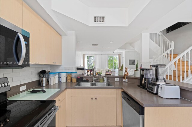 2811 NE 185th St Unit 804, Aventura, FL 33180 - photo 14
