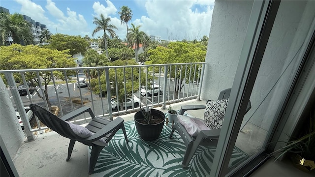 16546 NE 26th Ave Unit 4I, North Miami Beach, FL 33160 - view of balcony