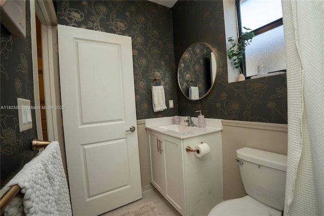 25433 SW 108th Ct, Homestead, FL 33032 - bathroom featuring wallpapered walls and vanity