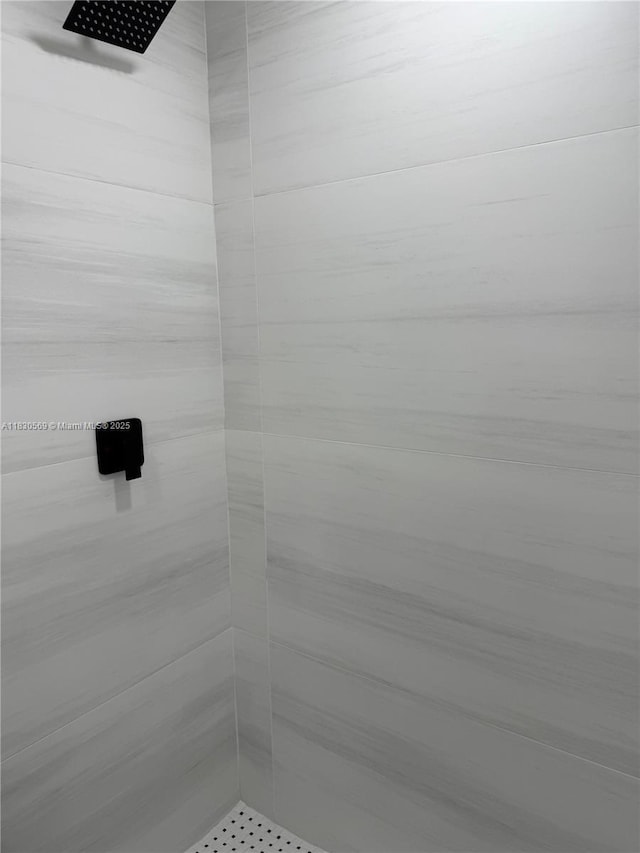 6201 SW 20th Ct, Miramar, FL 33023 - full bath featuring a tile shower