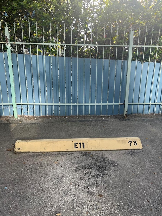 5050 NW 7th St Unit 709, Miami, FL 33126 - view of gate
