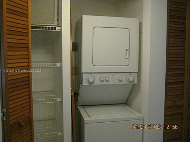 9015 SW 125th Ave Unit N406, Miami, FL 33186 - laundry area featuring estacked washer and dryer