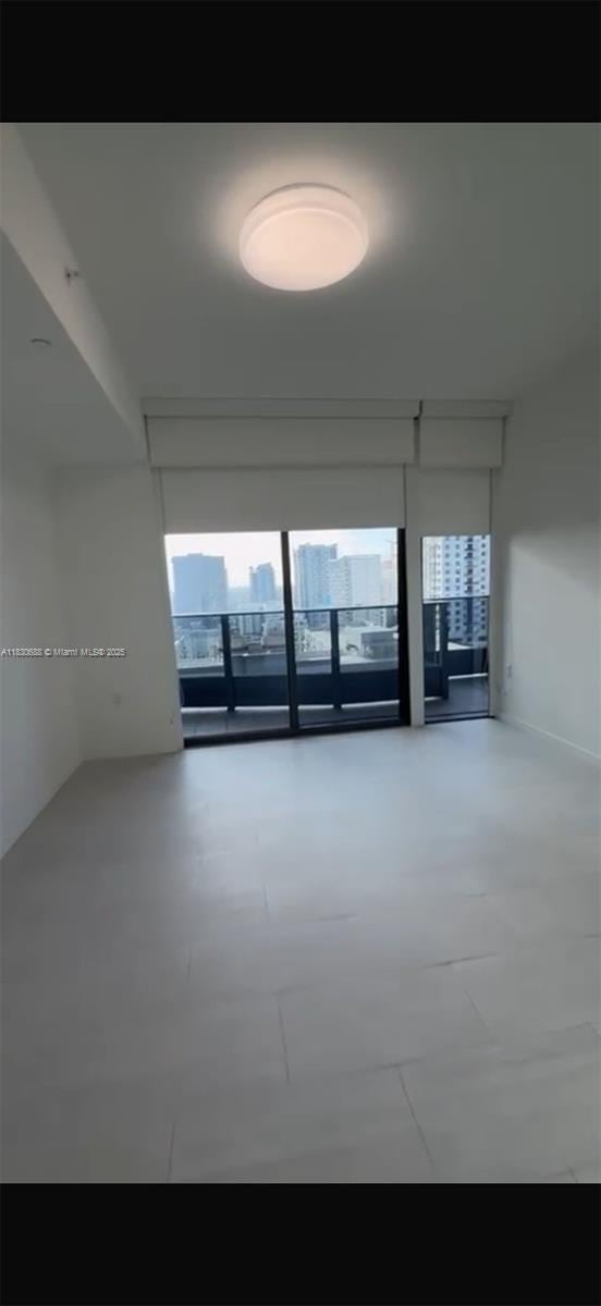 1000 Brickell Plz Unit 2008, Miami, FL 33131 - view of unfurnished room