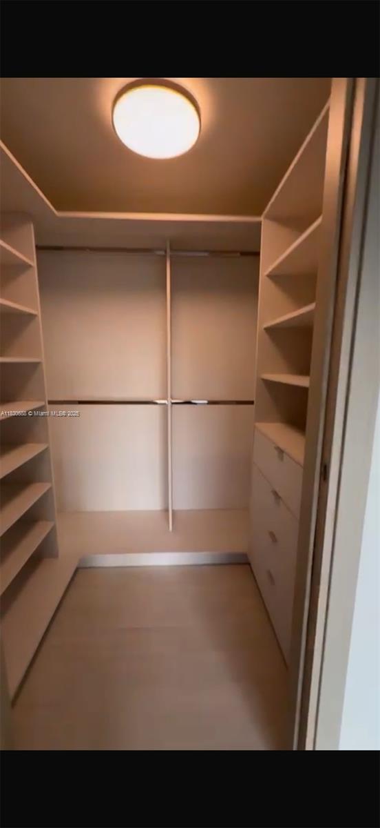 1000 Brickell Plz Unit 2008, Miami, FL 33131 - view of spacious closet