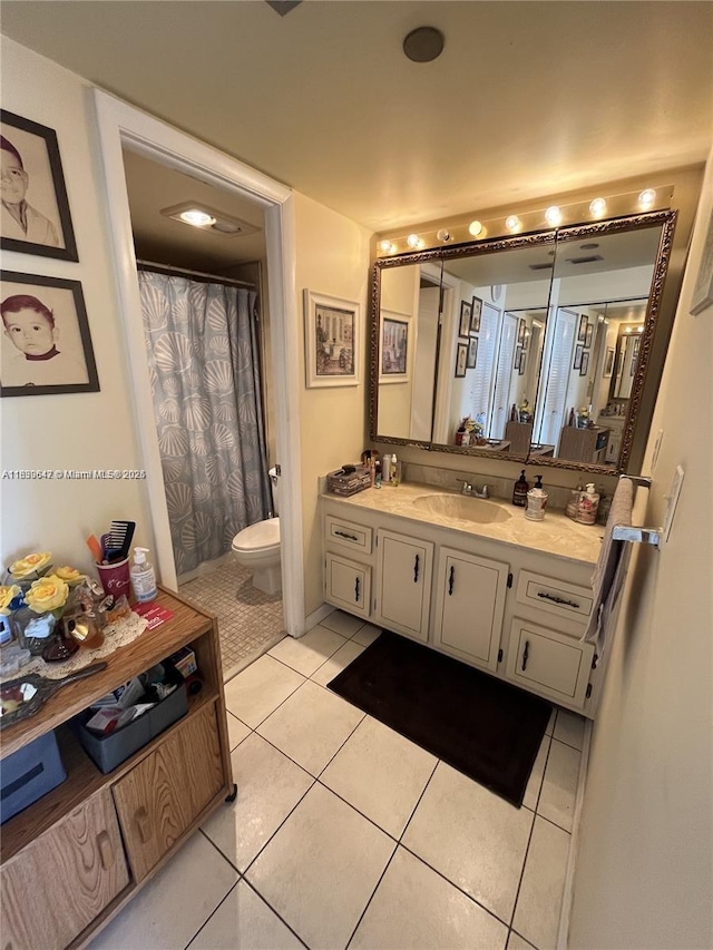 1200 Saint Charles Pl Unit 708, Pembroke Pines, FL 33026 - bathroom featuring tile patterned floors, vanity, and curtained shower