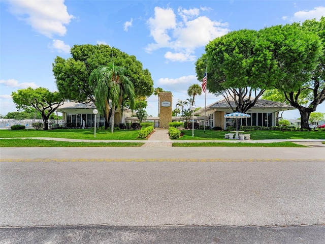 2991 NW 1st Dr, Pompano Beach, FL 33064 - view of front of property featuring a front yard