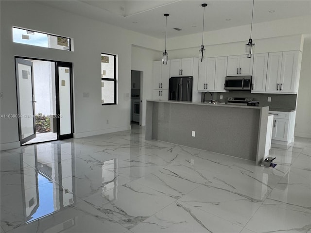 707 NE Juanita Pl, Cape Coral, FL 3390923124 - photo 7