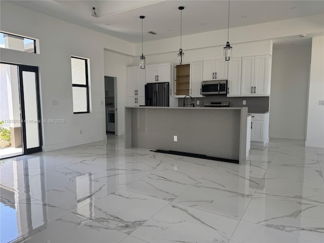 707 NE Juanita Pl, Cape Coral, FL 3390923124 - photo 11
