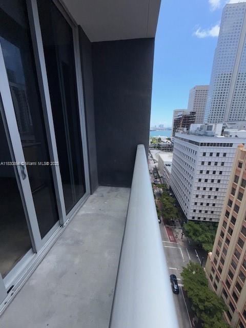 151 SE 1st St Unit 1607, Miami, FL 33131 - balcony featuring a view of city
